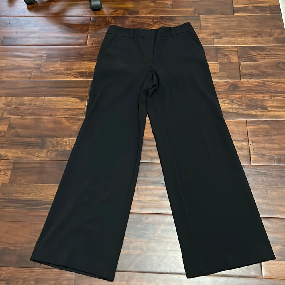 Womens 8 Long New York and Company Black dress pants.